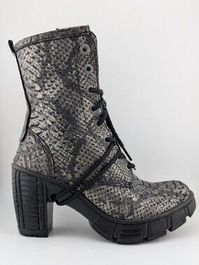 Women’s Snake-Skin Lace-Up Block Heel Boot in Gray | New Rock